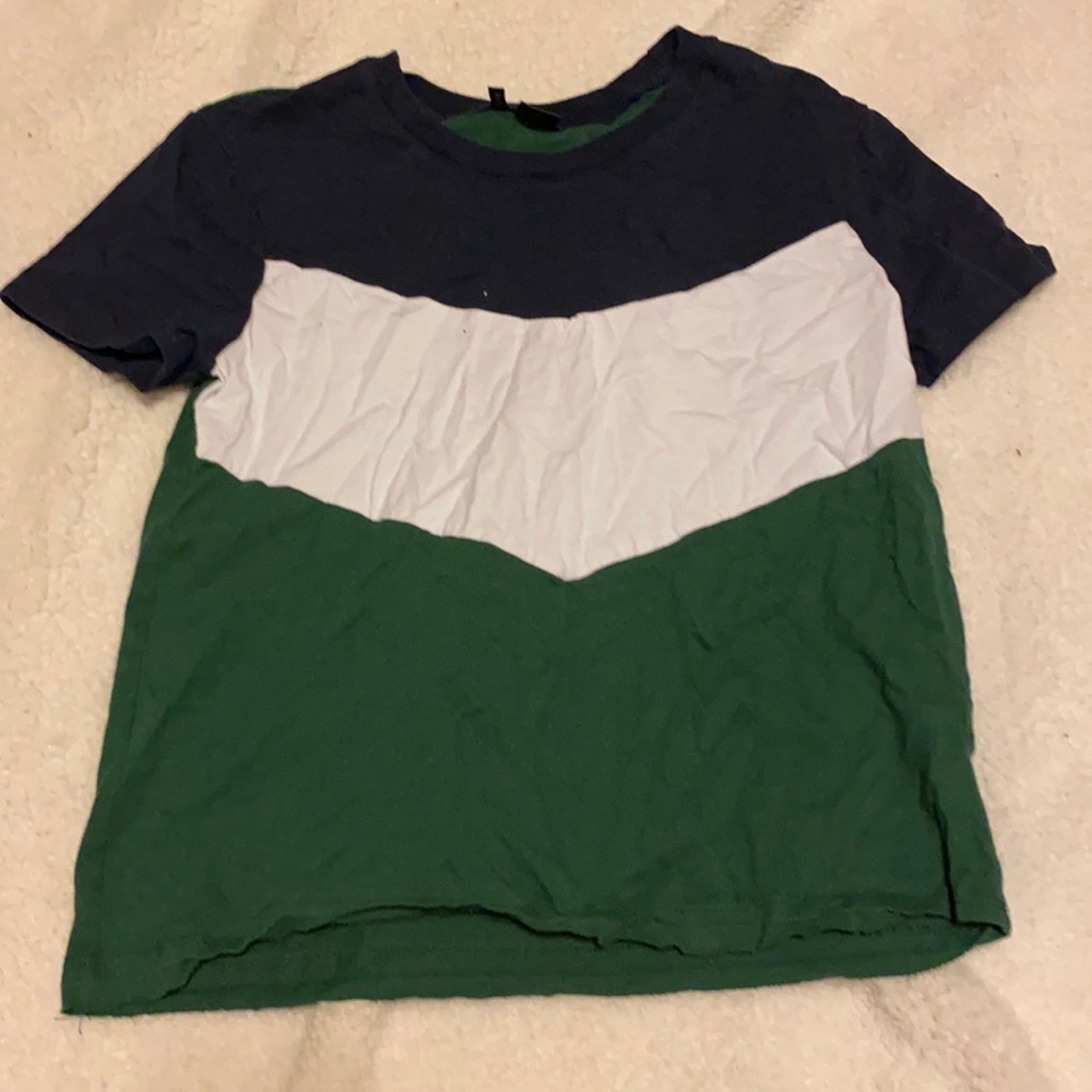 Blue white and green short sleeve T-shirt